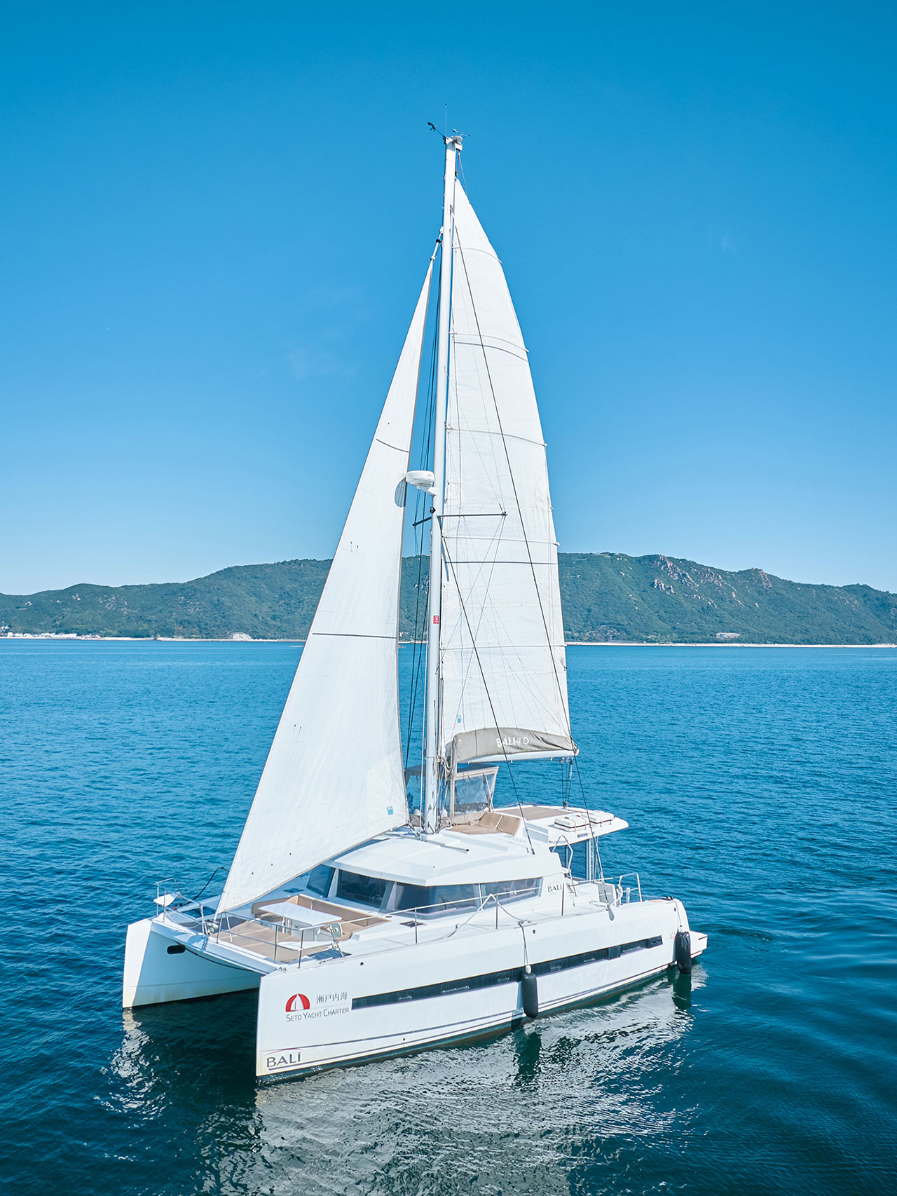 クルーズヨット全景